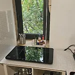 Independent Master Suite, 18th Century شقة