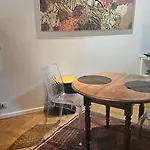 شقة Independent Master Suite, 18th Century *