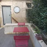 شقة Independent Master Suite, 18th Century كان