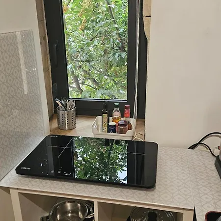 Independent Master Suite, 18th Century Apartamento