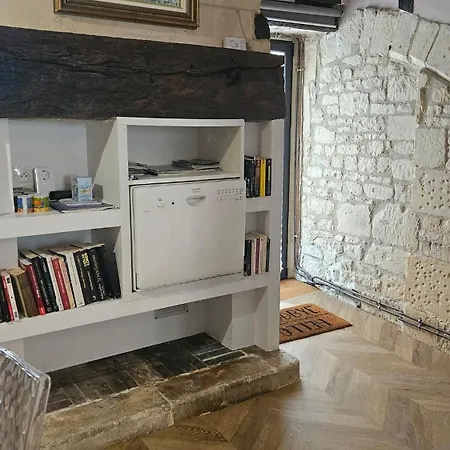 Independent Master Suite, 18th Century Caen