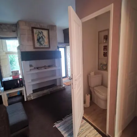 Independent Master Suite, 18th Century