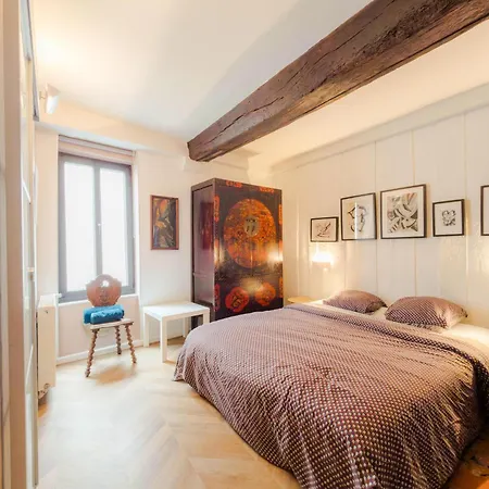 Independent Master Suite, 18th Century * 캉