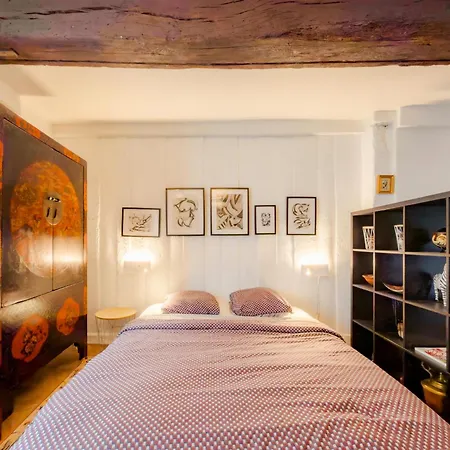 Independent Master Suite, 18th Century 아파트 캉