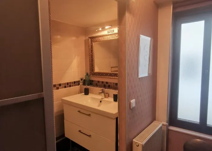 Independent Master Suite, 18th Century