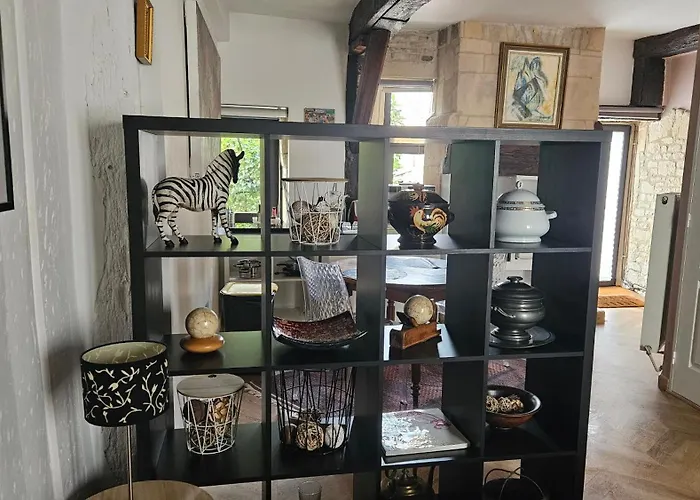 Independent Master Suite, 18th Century Apartamento Caen